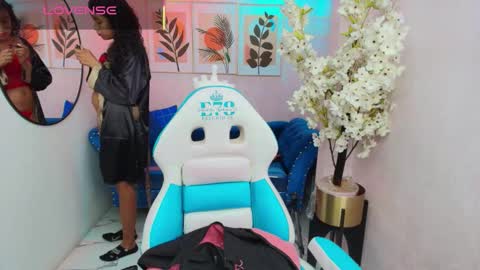 Snapshot of nina_willyams chatting on January 18, 2026, 3:43 am Nina online show from January 18, 2026, 3:43 am