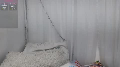 Snapshot of ninaa_fox chatting on December 15, 2025, 5:17 pm Ninaa fox online show from December 15, 2025, 5:17 pm