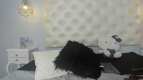 Snapshot of ninaavelvett chatting on June 26, 2026, 12:20 pm Nina online show from June 26, 2026, 12:20 pm