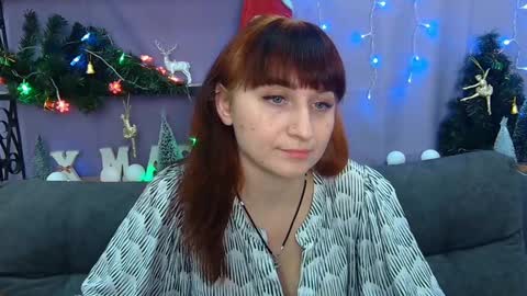 ninaflawlees online show from December 10, 2024, 1:32 am