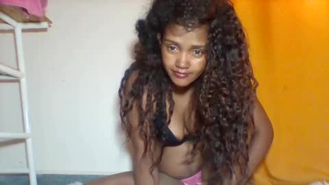 Snapshot of ninah_rise chatting on October 31, 2025, 4:02 am ninah_rise online show from October 31, 2025, 4:02 am