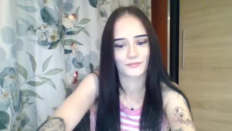 Nina online show from December 19, 2025, 9:44 pm