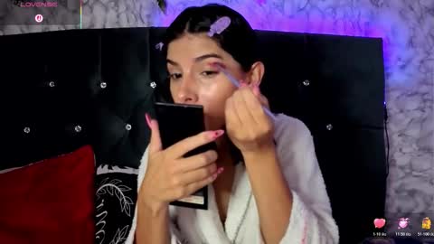 ninasky19 online show from March 4, 2026, 11:33 pm