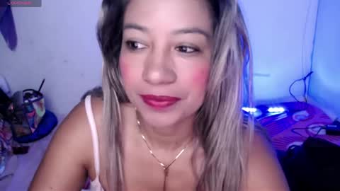ninatinydoll1 online show from April 22, 2026, 11:34 am