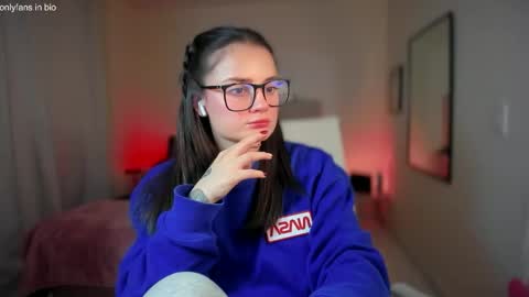 ninavolkov online show from March 5, 2025, 10:32 pm