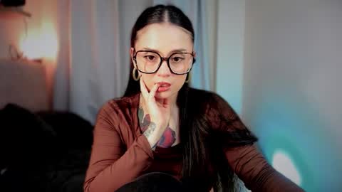 ninavolkov online show from October 30, 2025, 12:01 am