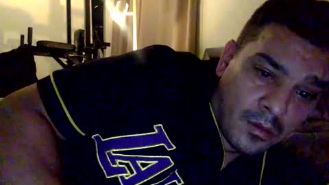 nineinchman69 online show from November 3, 2025, 4:25 am