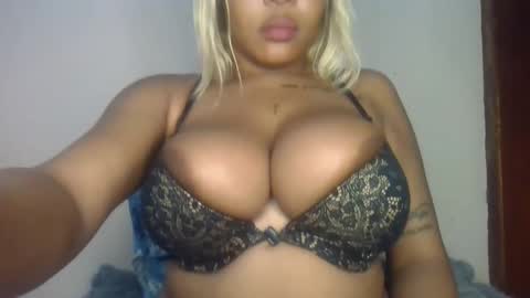 Snapshot of niney333 chatting on April 20, 2026, 10:18 am sexy niney online show from April 20, 2026, 10:18 am