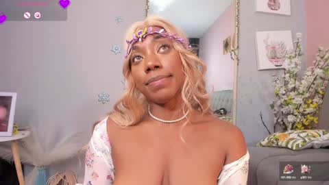 NINI  online show from January 19, 2025, 9:02 pm