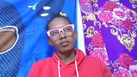 Snapshot of ninie246746 chatting on May 9, 2026, 6:18 am ninie246746 online show from May 9, 2026, 6:18 am