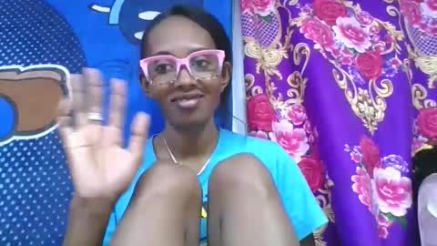 Snapshot of ninie246746 chatting on May 14, 2026, 8:32 am ninie246746 online show from May 14, 2026, 8:32 am