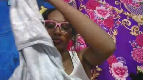 Snapshot of ninie246746 chatting on May 16, 2026, 10:36 am ninie246746 online show from May 16, 2026, 10:36 am