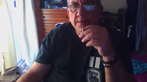 Dennis online show from October 21, 2025, 2:40 pm