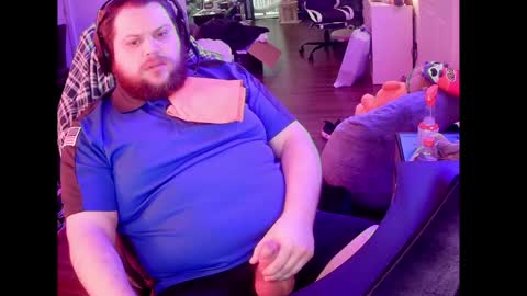 HungStepSon online show from May 4, 2026, 1:40 pm