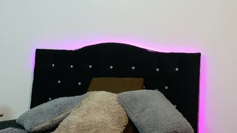 Nira Lux online show from June 29, 2026, 1:45 am