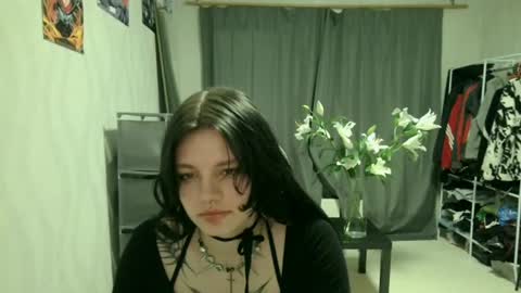 Snapshot of nishazenisek chatting on June 8, 2026, 6:41 pm Alice online show from June 8, 2026, 6:41 pm