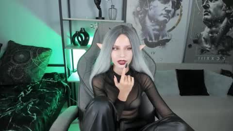 Snapshot of nitanihil chatting on October 15, 2025, 8:09 pm Nita online show from October 15, 2025, 8:09 pm