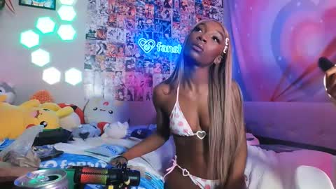 Snapshot of niviawolfe chatting on December 12, 2024, 12:48 am NIVIA WOLFE online show from December 12, 2024, 12:48 am