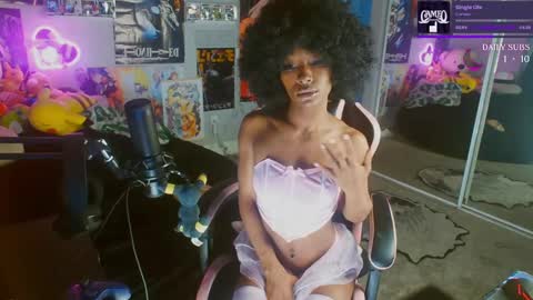 Snapshot of niviawolfe chatting on February 18, 2025, 2:16 am NIVIA WOLFE online show from February 18, 2025, 2:16 am