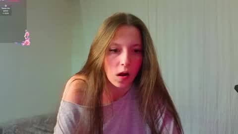 Snapshot of nivorelle chatting on June 2, 2026, 9:28 pm Polly 3 online show from June 2, 2026, 9:28 pm