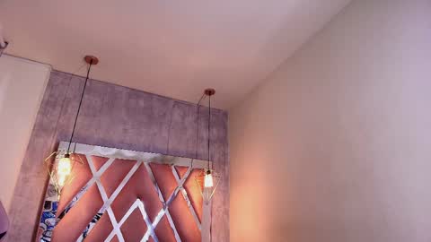  V I C T O R I A   online show from April 12, 2026, 11:26 am