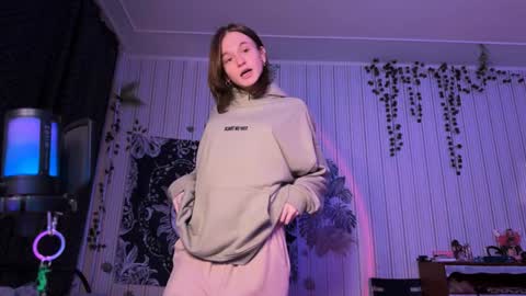 Tears Lora online show from December 15, 2024, 1:24 am