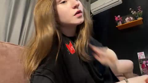 Tears Lora online show from March 26, 2026, 8:47 pm