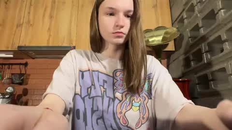 Tears Lora online show from April 17, 2026, 7:44 am