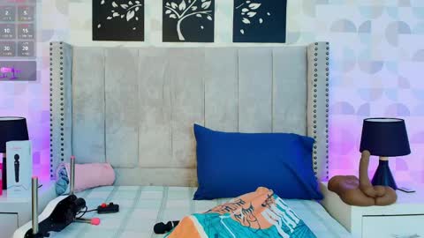 NATHALIA MORENO online show from April 1, 2026, 1:41 pm