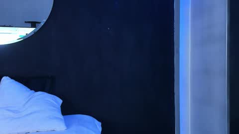 Noah  online show from November 19, 2025, 3:28 am