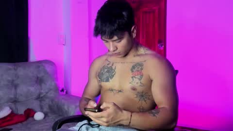 noah_223 online show from December 17, 2025, 11:44 pm