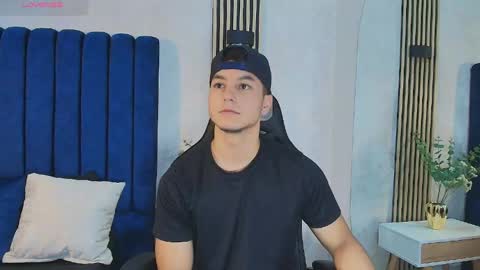 Snapshot of noah_clarkk chatting on May 19, 2026, 5:41 pm Noah online show from May 19, 2026, 5:41 pm