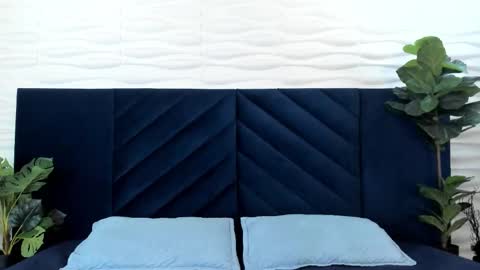 noah_dupont_ online show from November 26, 2025, 11:44 am