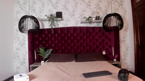 noah_dupont_ online show from December 20, 2025, 11:28 am