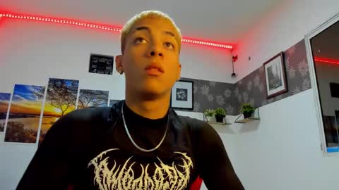 noah_flynn1 online show from October 3, 2025, 6:10 am