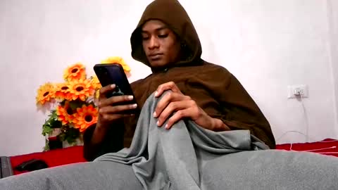 Noah Millers online show from December 19, 2025, 7:10 pm