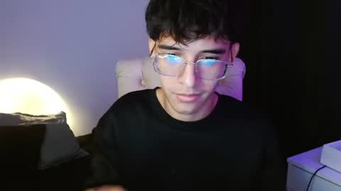 Snapshot of noah_millerx_ chatting on July 4, 2026, 9:43 pm noah online show from July 4, 2026, 9:43 pm