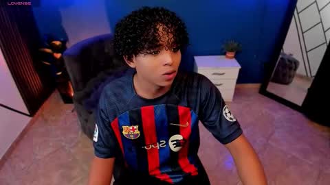 noah_smith04 online show from December 15, 2025, 3:05 pm