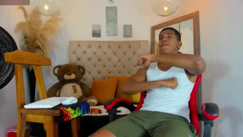 Snapshot of noah_sthone chatting on January 17, 2026, 3:11 am N O AH - S T H O N E online show from January 17, 2026, 3:11 am