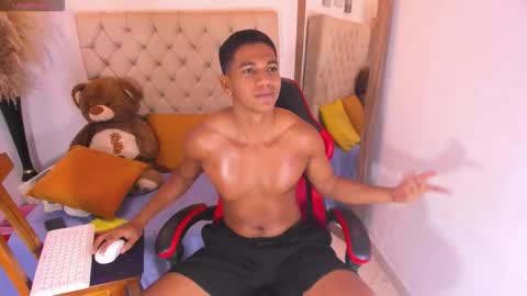 Snapshot of noah_sthone chatting on February 5, 2026, 4:28 am N O AH - S T H O N E online show from February 5, 2026, 4:28 am