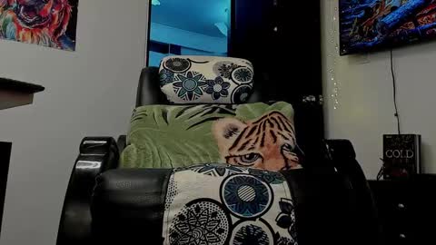 LIAM- noah online show from January 17, 2025, 6:23 pm