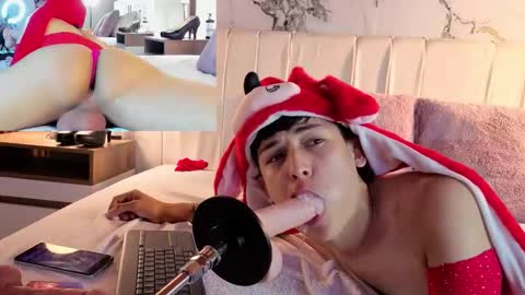 Snapshot of noahcampbell_ chatting on November 17, 2025, 4:57 pm Noah online show from November 17, 2025, 4:57 pm