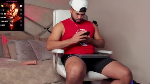 Snapshot of noahcrux chatting on December 26, 2024, 4:04 pm Noah online show from December 26, 2024, 4:04 pm