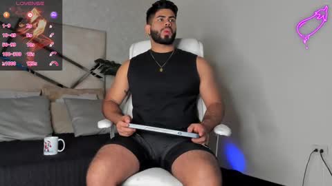 Snapshot of noahcrux chatting on February 26, 2025, 12:58 pm Noah online show from February 26, 2025, 12:58 pm