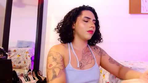 noahmonroe_11 online show from November 5, 2025, 9:04 pm