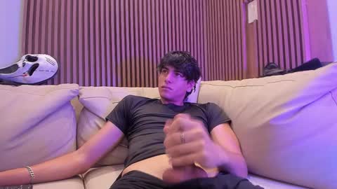 Snapshot of noahx_valko chatting on December 15, 2025, 4:55 pm noahx_valko online show from December 15, 2025, 4:55 pm