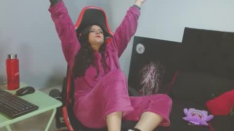 Noamartin online show from April 20, 2026, 2:47 am