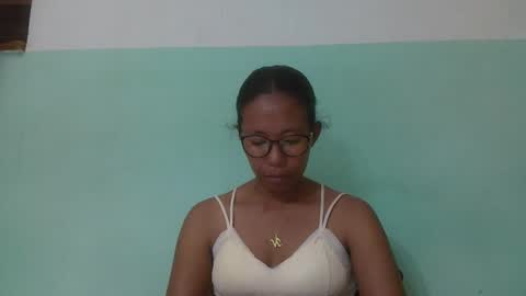 Snapshot of noellah chatting on March 2, 2025, 10:45 am noellah online show from March 2, 2025, 10:45 am