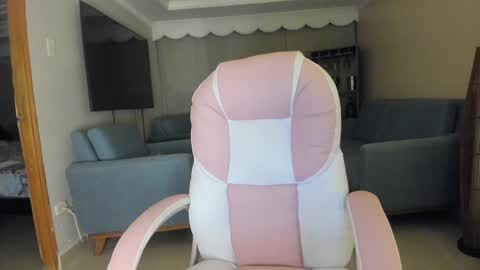 Snapshot of noemibcnz chatting on November 26, 2025, 12:22 am In instagram dayhannanoemi online show from November 26, 2025, 12:22 am