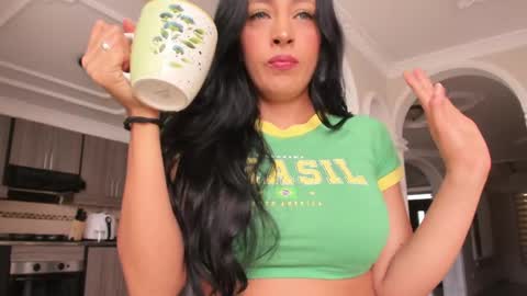 Snapshot of noemibcnz chatting on April 11, 2026, 2:10 pm In instagram dayhannanoemi online show from April 11, 2026, 2:10 pm